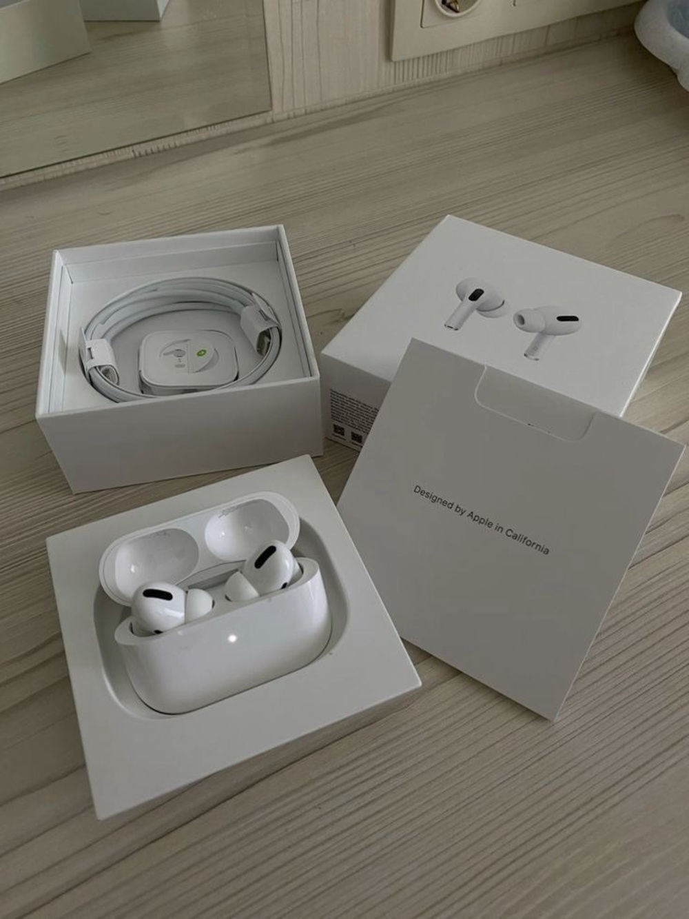 Apple AirPods Pro with Wireless Charging Case - White - Picture 2 of 4
